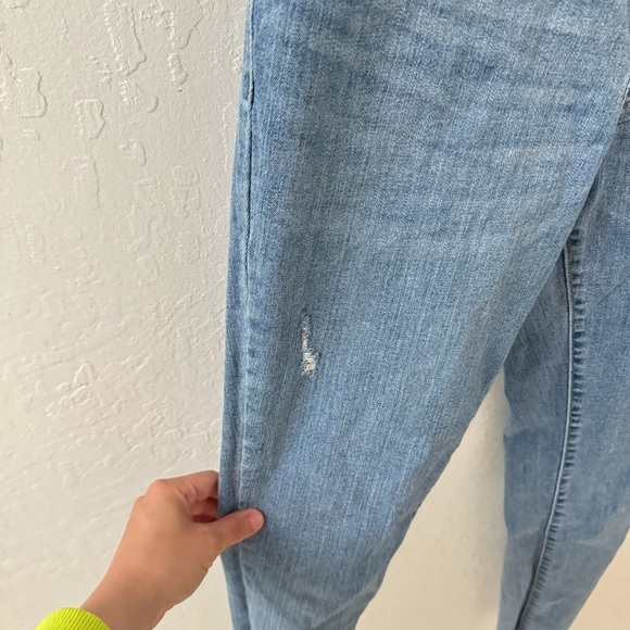 Isabel Maternity Light Wash Distressed Over Belly Jeans Size 4 - Picture 3 of 6